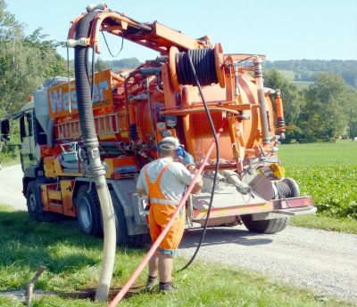 das gesaugte Wasser wird unmittelbar zu Spülwasser recycliert