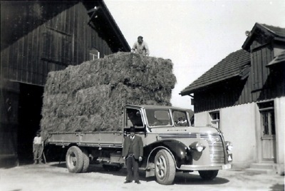 Heu aus der eigenen Landwirtschaft wird verkauft