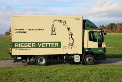 mittlerer Möbellastwagen mit 25 m3 Volumen