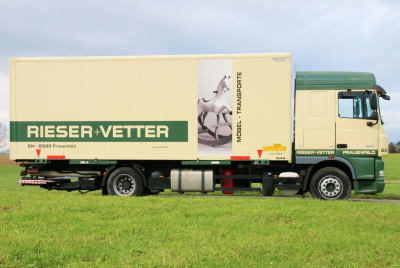 Möbellastwagen mit wechselbarem Containeraufbau mit 46 m3 Volumen