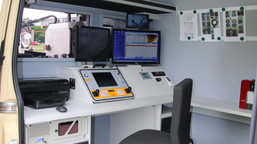 Im eingebauten Studio werden die Aufnahmen fixfertig bearbeitet