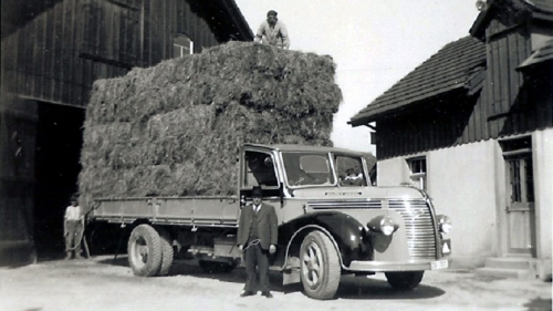 Heu aus der eigenen Landwirtschaft wird verkauft